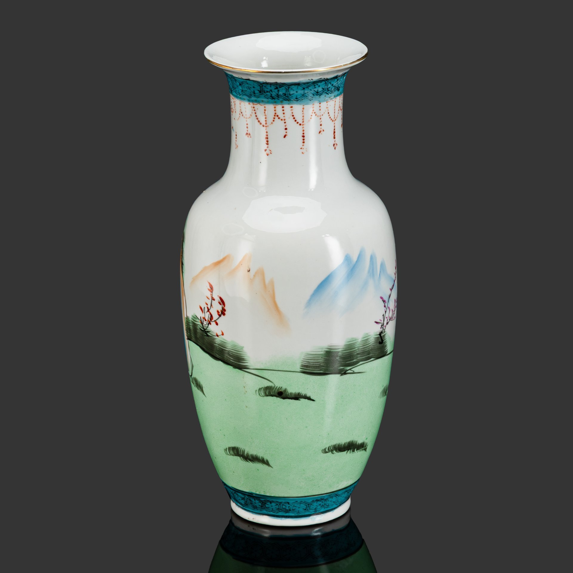 [Символы благополучия и долголетия] Ваза "Подношения императору"