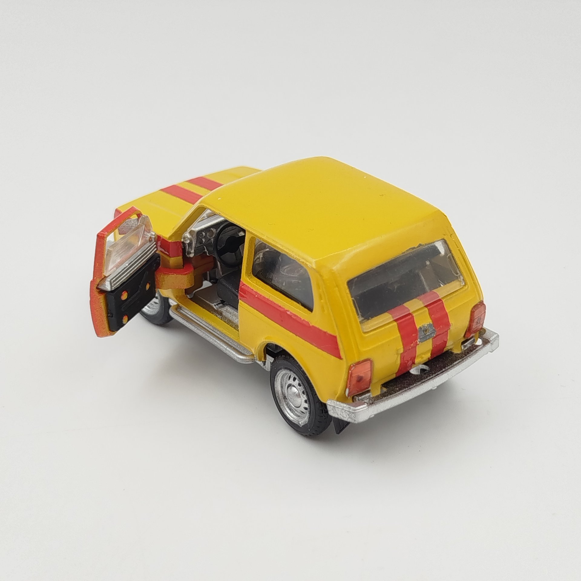 Модель автомобиля "ВАЗ-2113", авторская модель, металл, пластмасса, Российская Федерация, 1990-2010 гг.