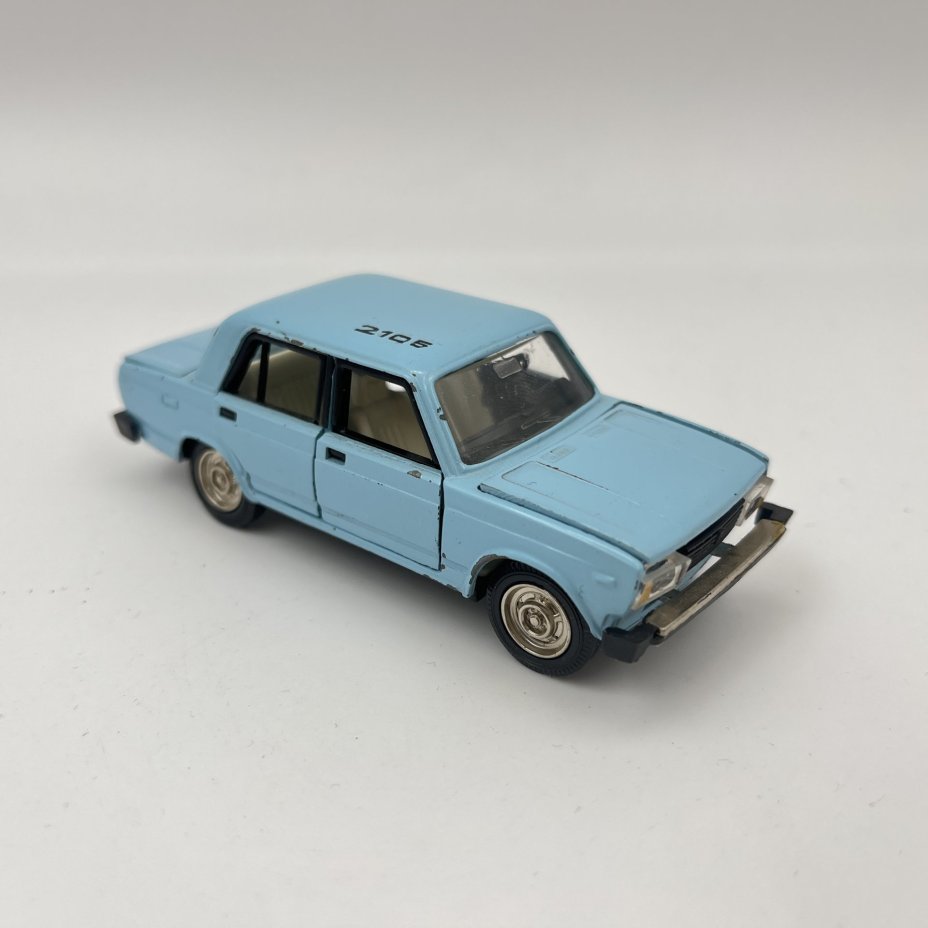 Модель автомобиля "ВАЗ-2105" в масштабе 1:43, металл, пластмасса, СССР, 1970-1990 гг.
