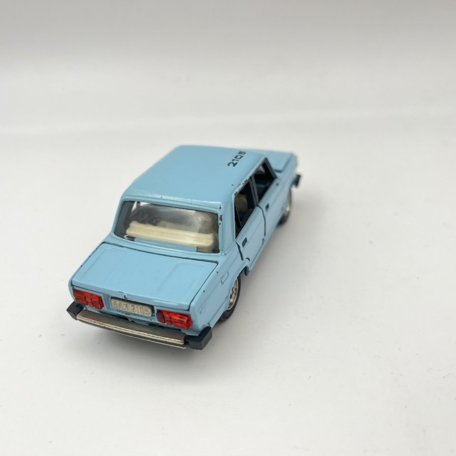 Модель автомобиля "ВАЗ-2105" в масштабе 1:43, металл, пластмасса, СССР, 1970-1990 гг.