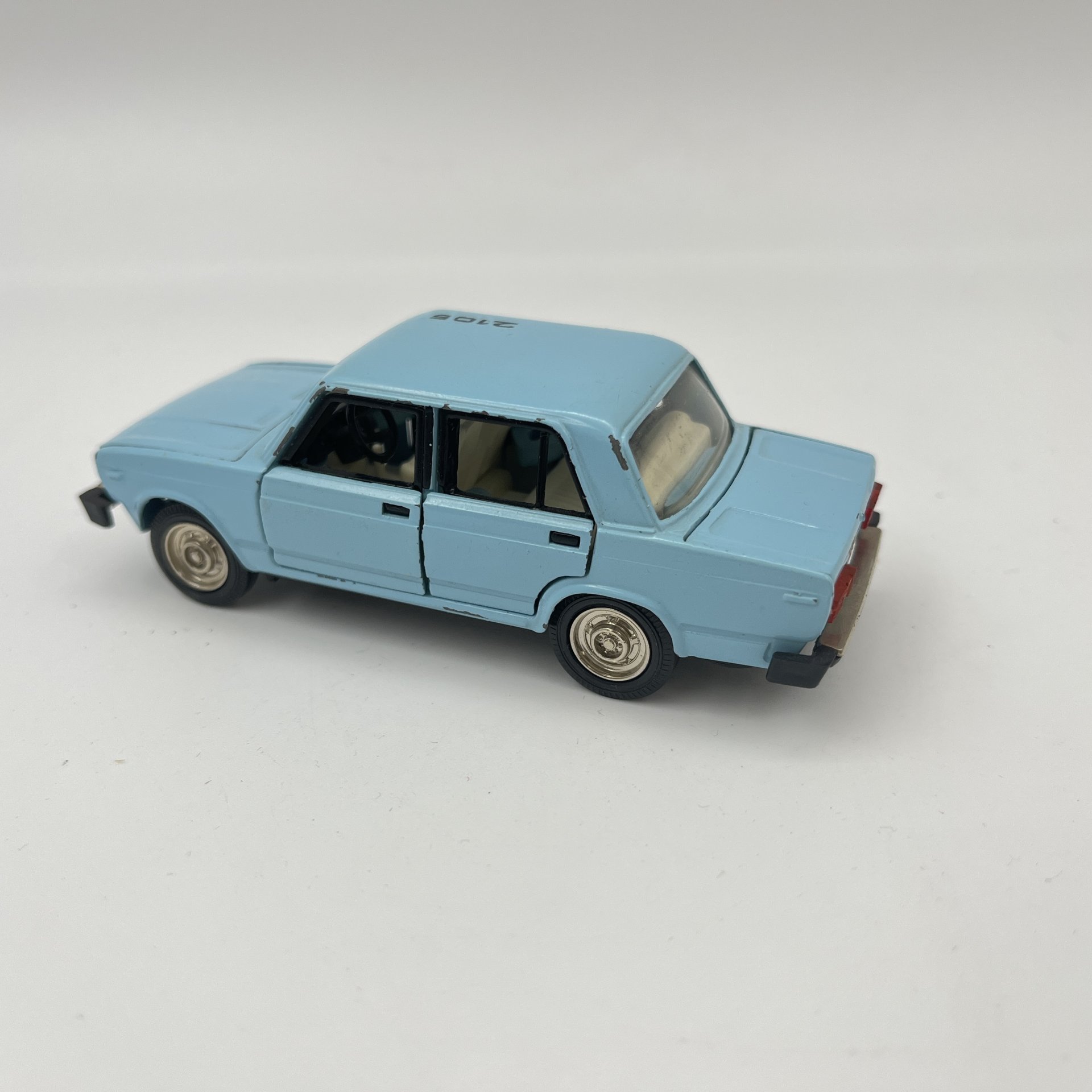 Модель автомобиля "ВАЗ-2105" в масштабе 1:43, металл, пластмасса, СССР, 1970-1990 гг.