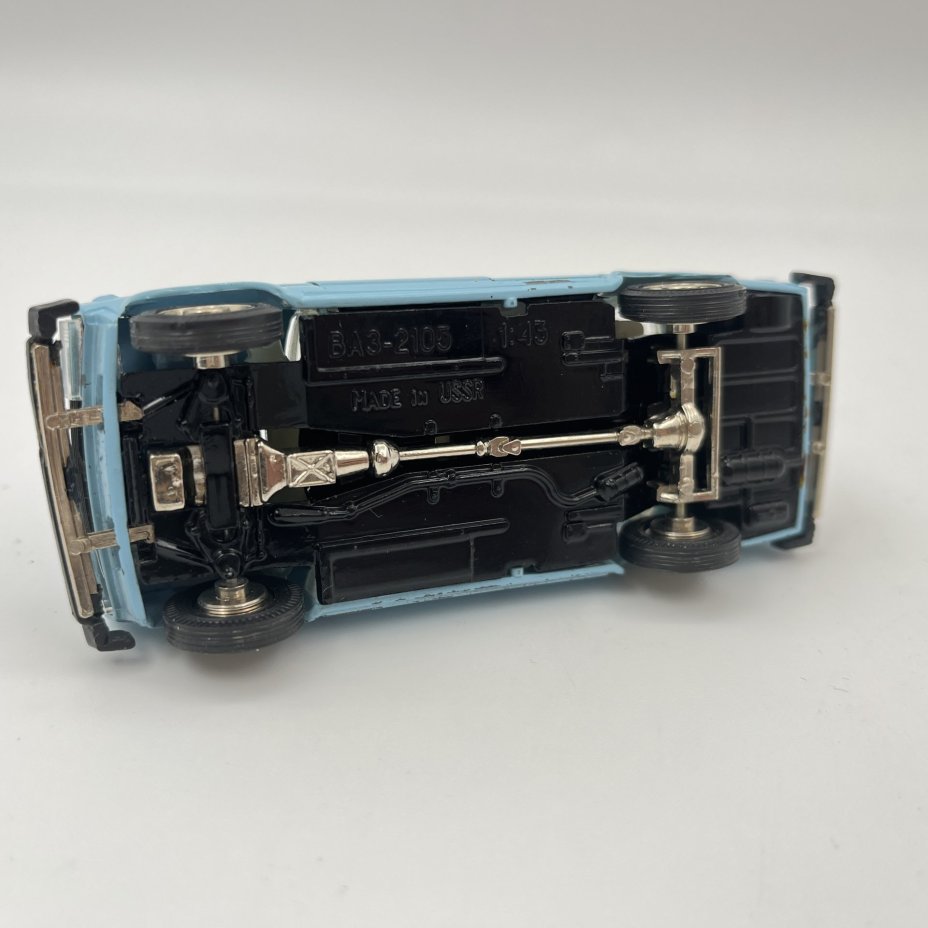 Модель автомобиля "ВАЗ-2105" в масштабе 1:43, металл, пластмасса, СССР, 1970-1990 гг.