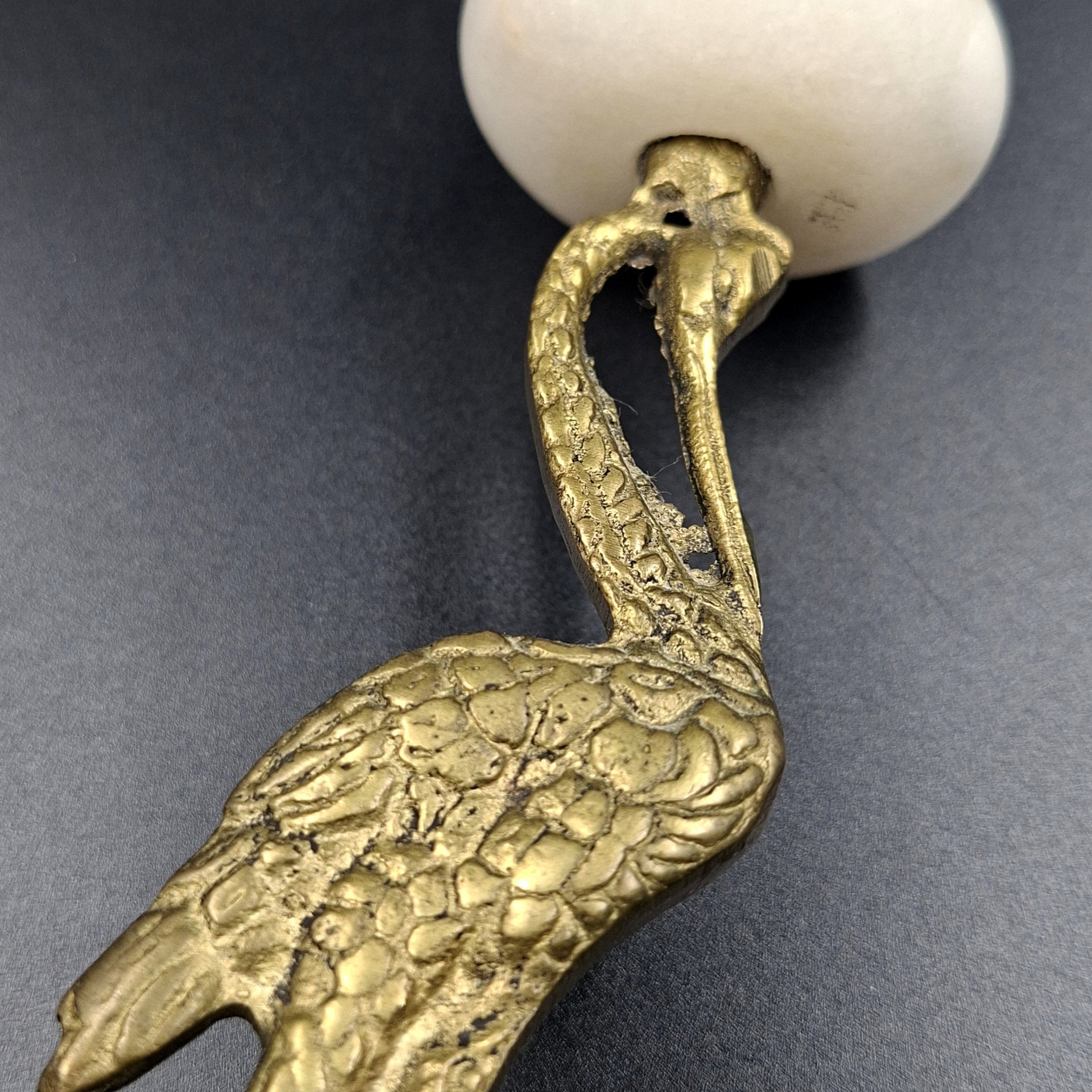 Подсвечник на одну свечу с основанием в виде аиста, латунь, камень, Индия, 1990-2010 гг.