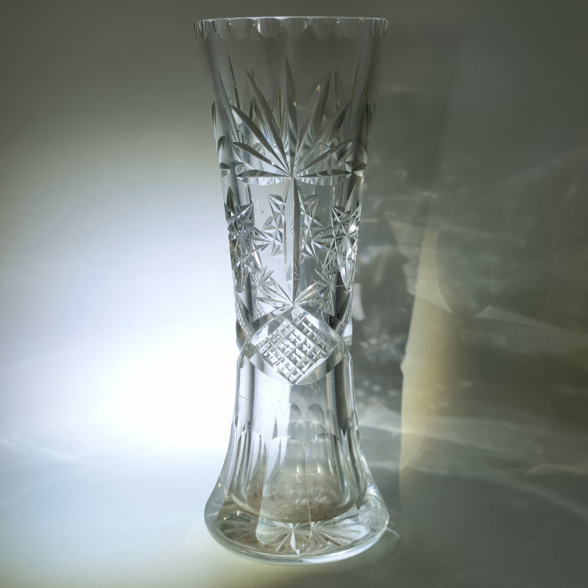 Ваза для цветов с резным декором, хрусталь, алмазная грань, СССР, 1960-1990 гг.