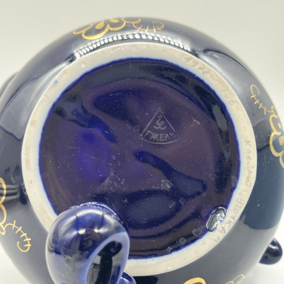 Чайник заварочный с расписным растительным декором (крышка в подборе), фарфор, кобальт, золочение, роспись, Объединение «Гжель», СССР, 1972-1985 гг.