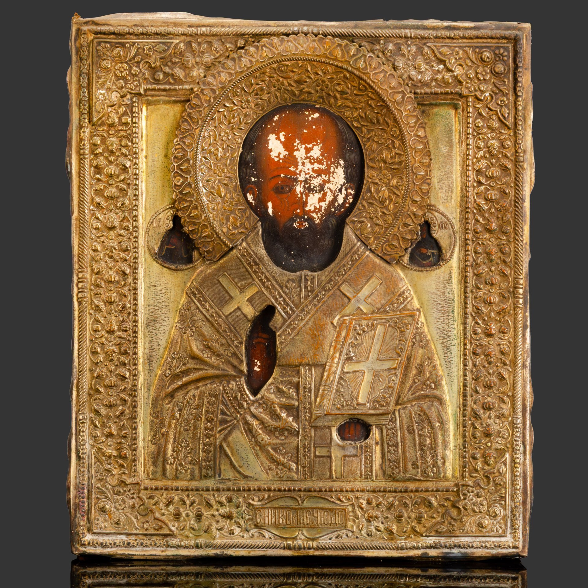 Икона в киоте и окладе "Николай Чудотворец", дерево, темпера, сплав металлов, стекло, Российская империя, 1890-1915 гг.