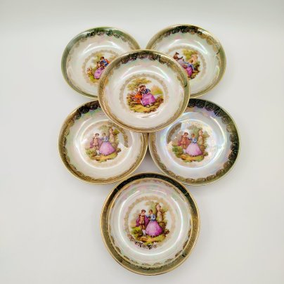 Набор из 6-ти миниатюрных салатников, украшенных сюжетами по мотивам картин Фрагонара, фарфор, деколь, люстр, золочение, Bavaria Porzellan, Германия, 1950-1970 гг.