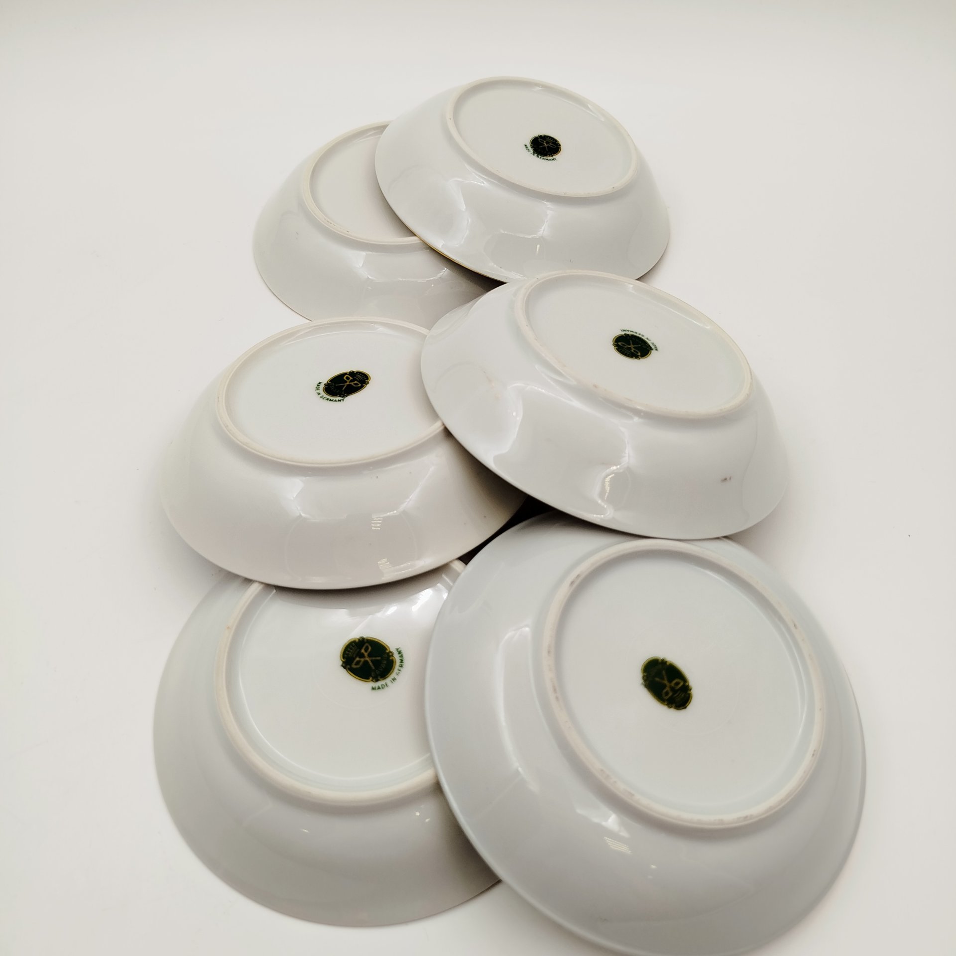 Набор из 6-ти миниатюрных салатников, украшенных сюжетами по мотивам картин Фрагонара, фарфор, деколь, люстр, золочение, Bavaria Porzellan, Германия, 1950-1970 гг.