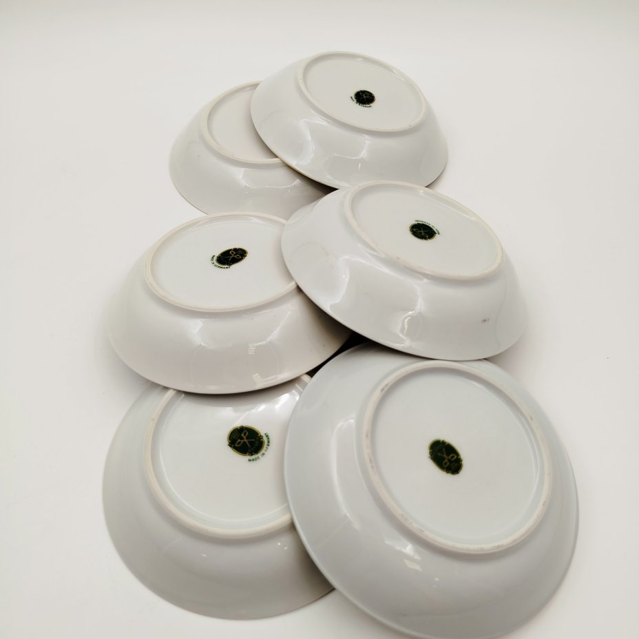 Набор из 6-ти миниатюрных салатников, украшенных сюжетами по мотивам картин Фрагонара, фарфор, деколь, люстр, золочение, Bavaria Porzellan, Германия, 1950-1970 гг.