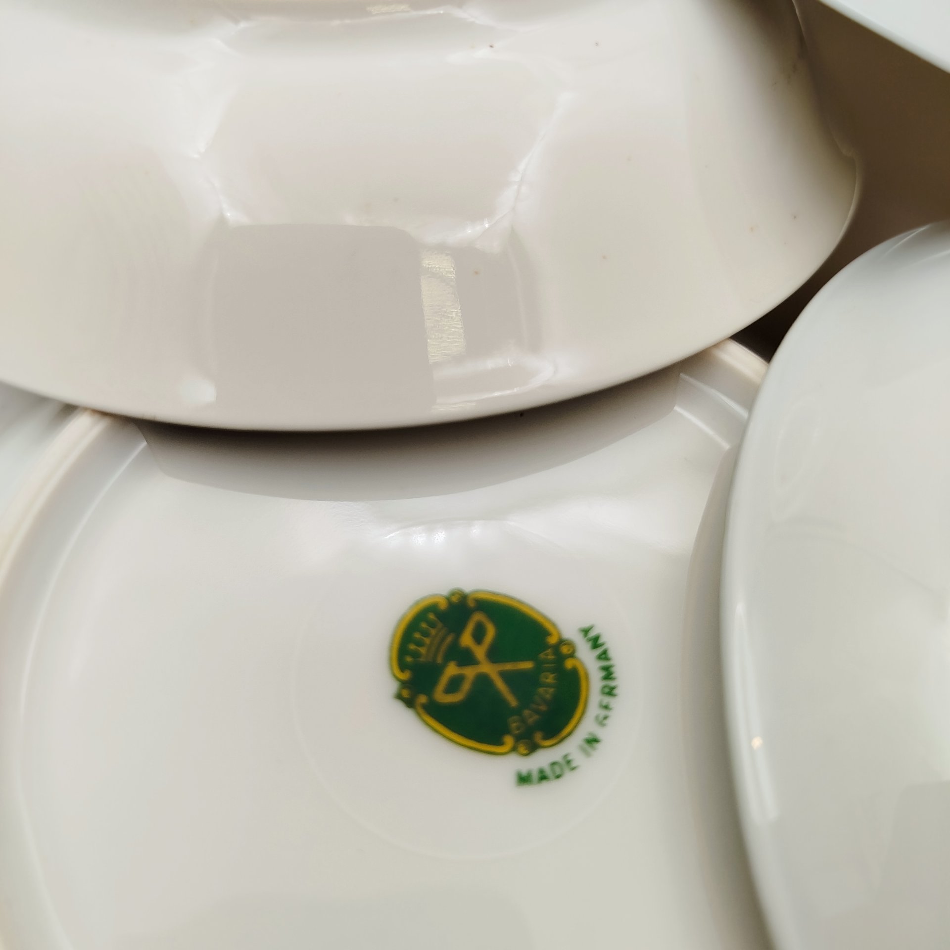 Набор из 6-ти миниатюрных салатников, украшенных сюжетами по мотивам картин Фрагонара, фарфор, деколь, люстр, золочение, Bavaria Porzellan, Германия, 1950-1970 гг.