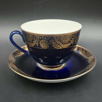 Пара чайная "8 марта", фарфор, крытье кобальтом, золочение, Ленинградский фарфоровый завод (ЛФЗ), СССР, 1970-1992 гг.
