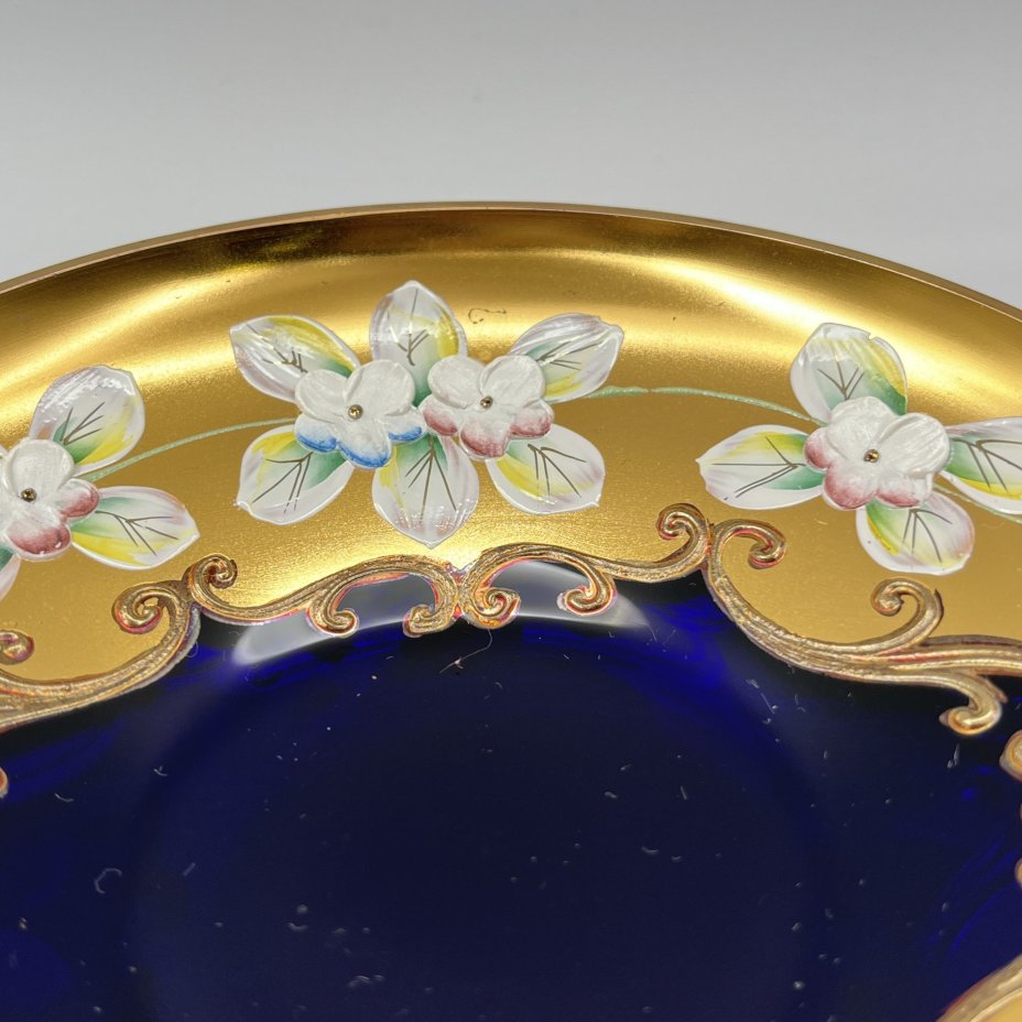 Набор розеток (блюдец) на 4 персоны, насыщенно-синего оттенка, с лепным декором в виде цветов