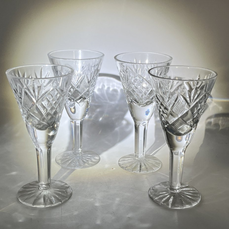 Рюмки на ножках с геометрическим декором 4 шт., хрусталь, пресс, СССР, 1970-1990 гг.