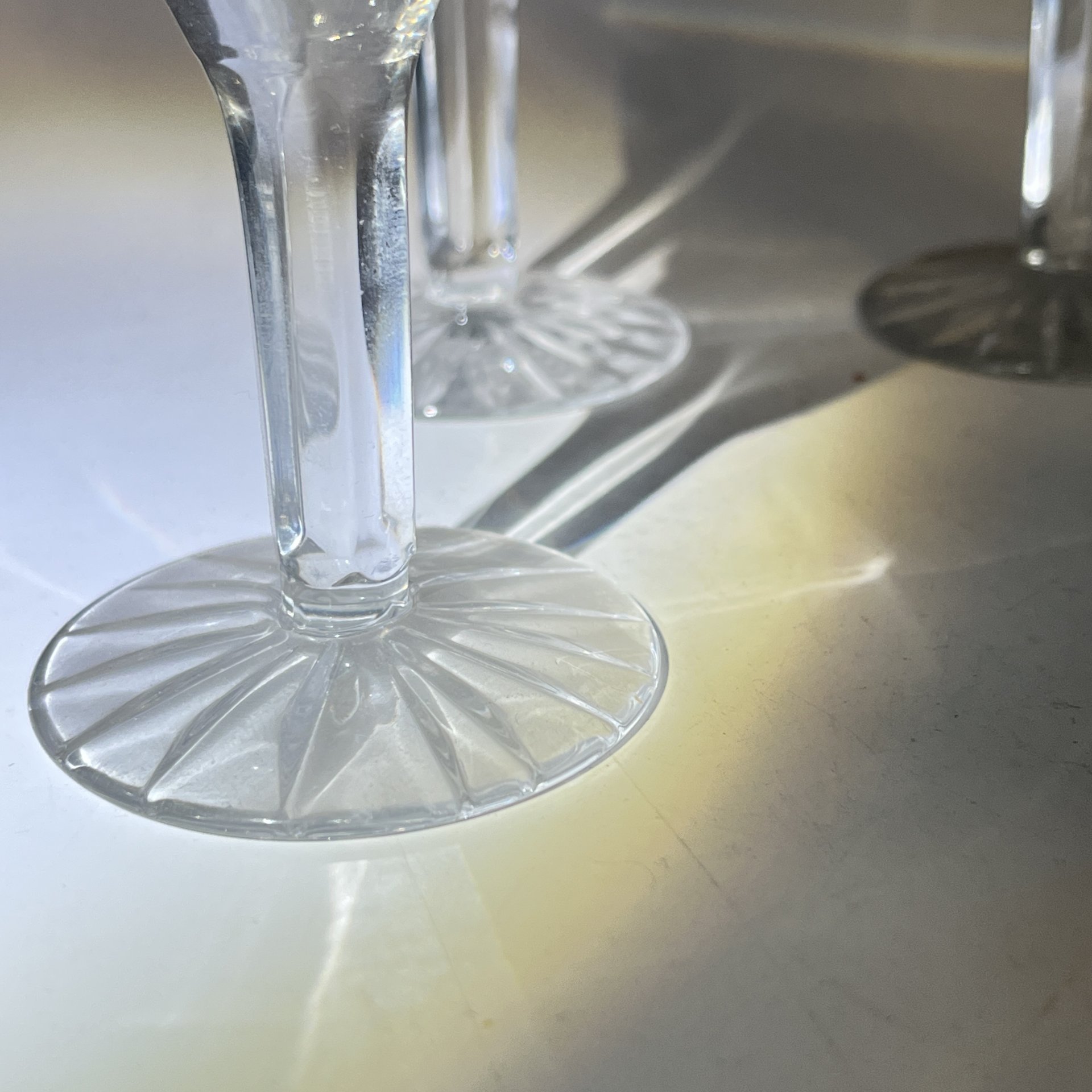 Рюмки на ножках с геометрическим декором 4 шт., хрусталь, пресс, СССР, 1970-1990 гг.