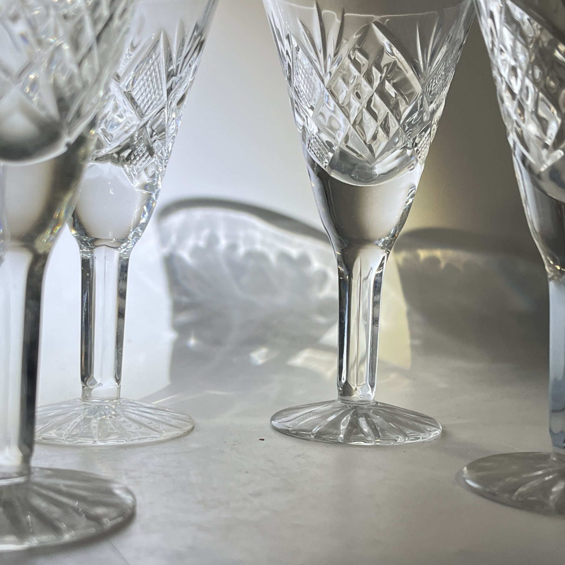 Рюмки на ножках с геометрическим декором 4 шт., хрусталь, пресс, СССР, 1970-1990 гг.