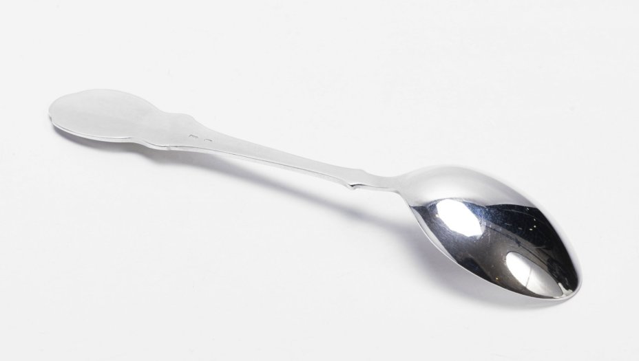 Чайная ложка, украшенная рельефным декором, серебро 925 пр., Россия, 2004-2015 гг.
