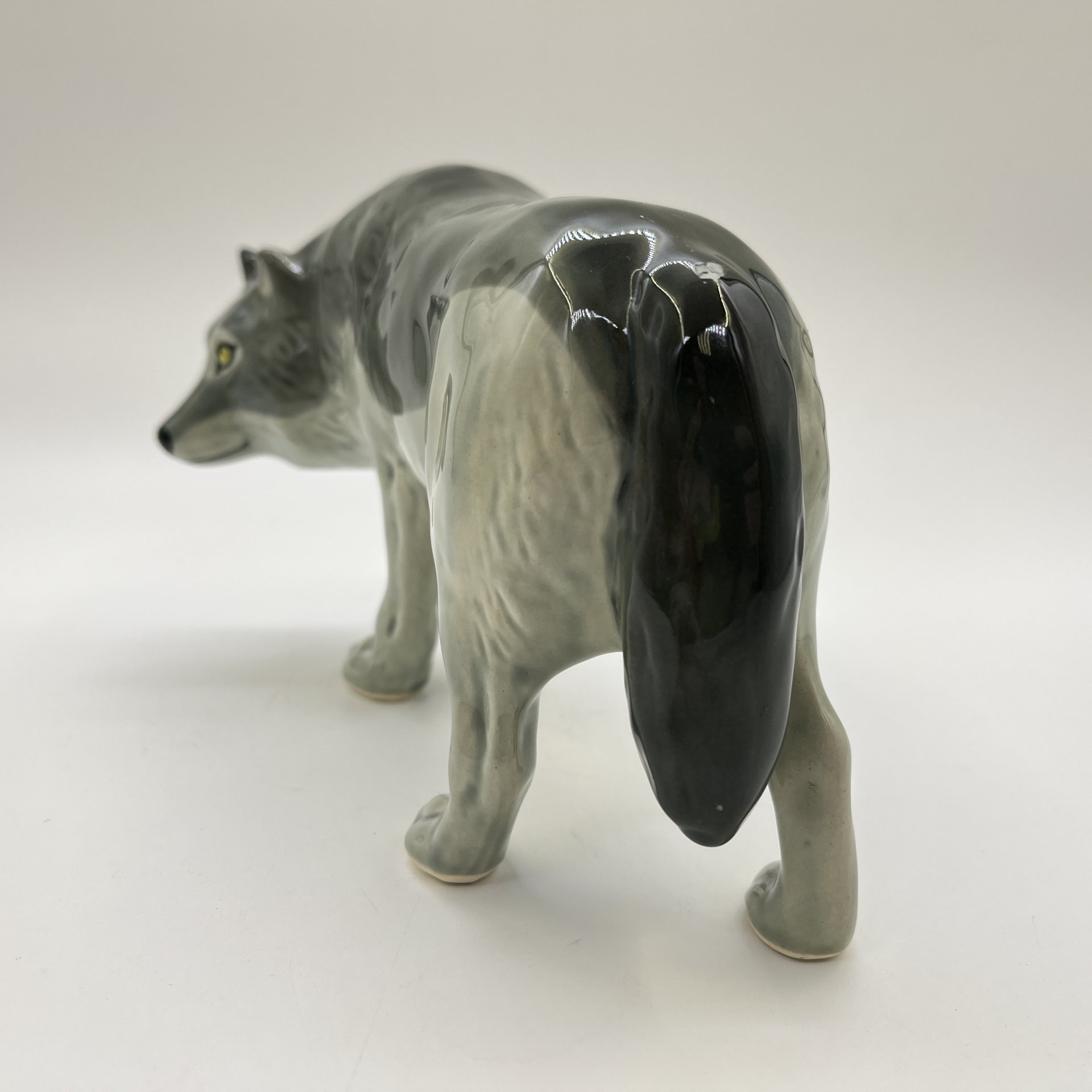 Статуэтка "Серый волк", фаянс, Россия, 2000-2010 гг.