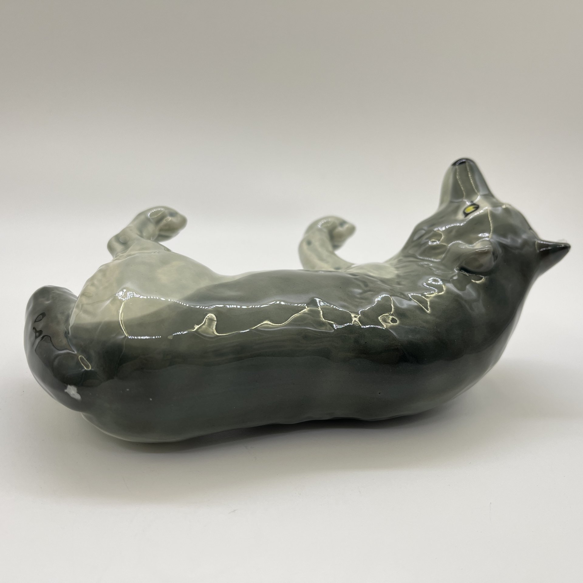 Статуэтка "Серый волк", фаянс, Россия, 2000-2010 гг.