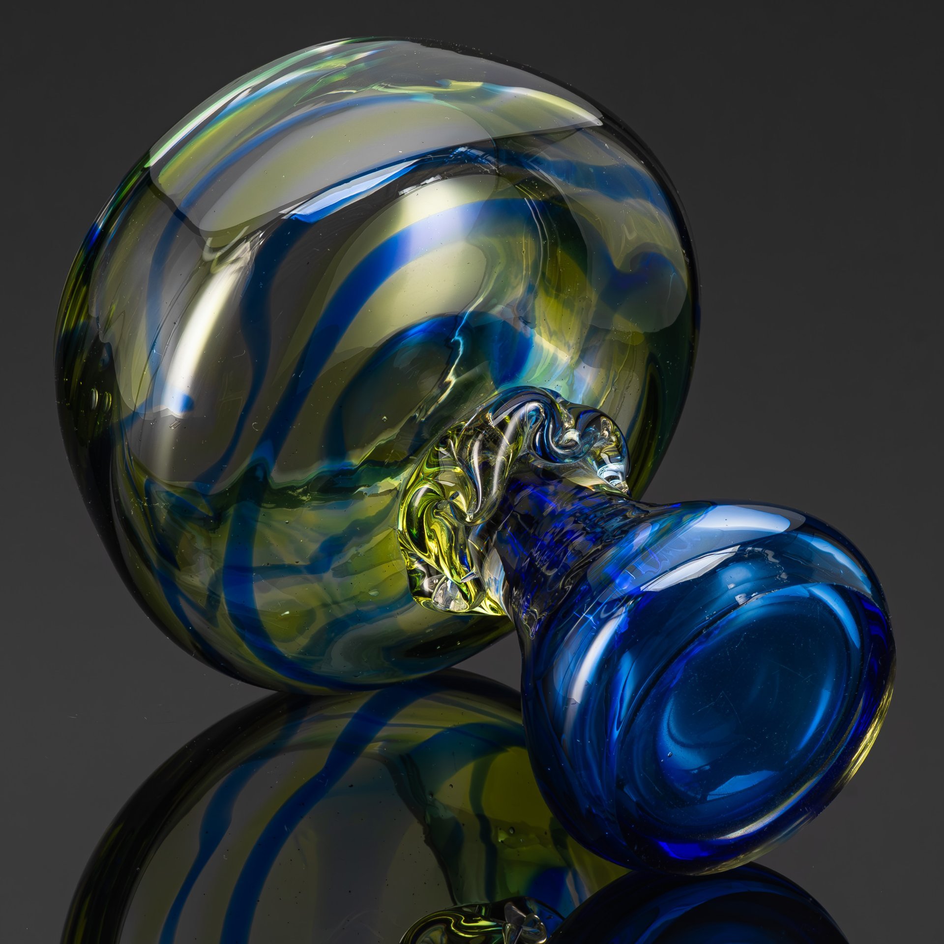 Конфетница сине-зеленого оттенка на ножке, предположительно Львовская керамико-скульптурная фабрика (ЛКСФ)