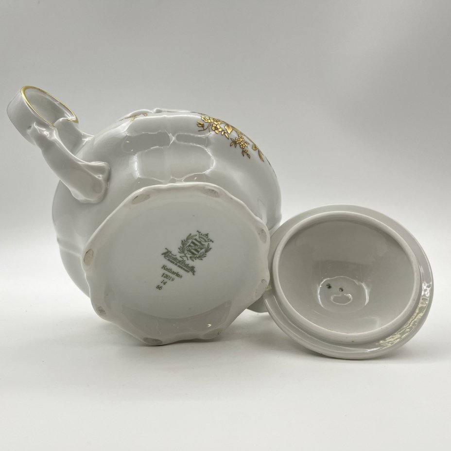 Сахарница, украшенная цветочным декором, серия "Katharina", фарфор, золочение, Weimar Porzellan (Веймарский фарфор), ГДР, 1950-1980 гг.