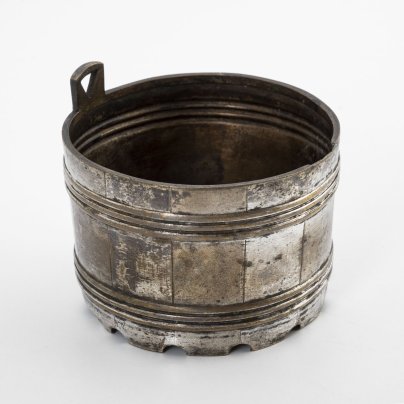 Солонка "Ушат", латунь, A.B. Schiffers i S-ka, Российская империя, 1888-1914 гг.