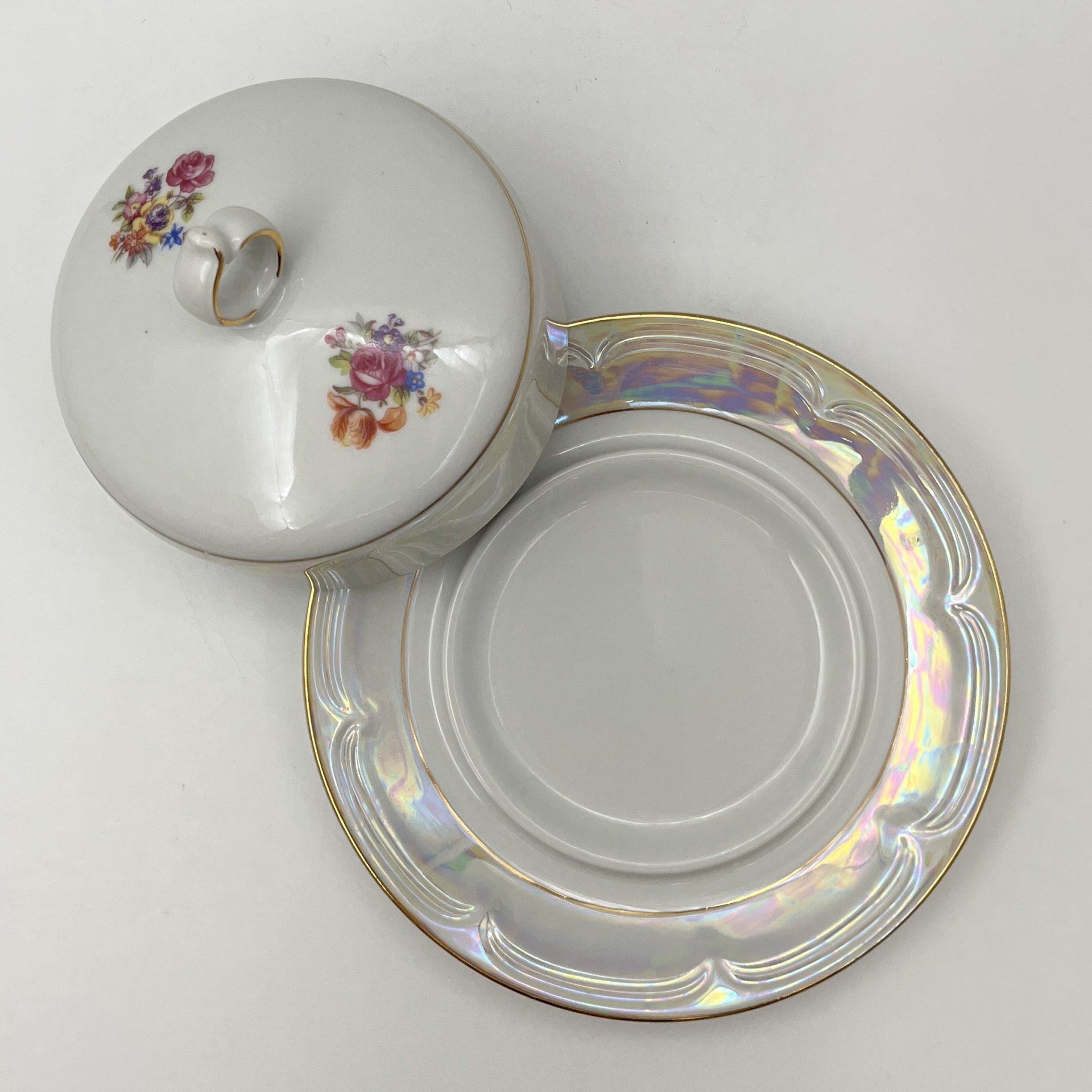 Набор для сервировки (масленка и 4 розетки), украшенный цветочным декором, фарфор, деколь, люстр, золочение, Spezial Eisenberg Porzellan (SEP), ГДР, 1960-1980 гг.