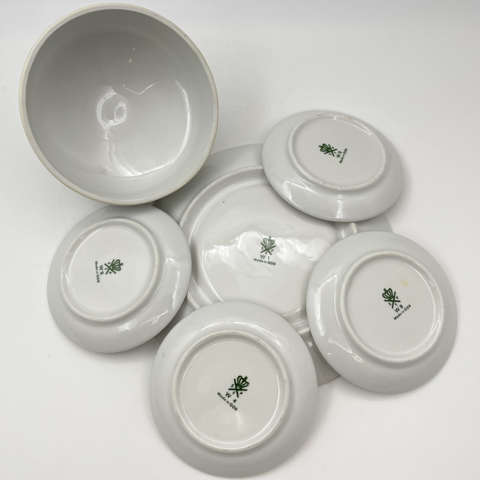 Набор для сервировки (масленка и 4 розетки), украшенный цветочным декором, фарфор, деколь, люстр, золочение, Spezial Eisenberg Porzellan (SEP), ГДР, 1960-1980 гг.