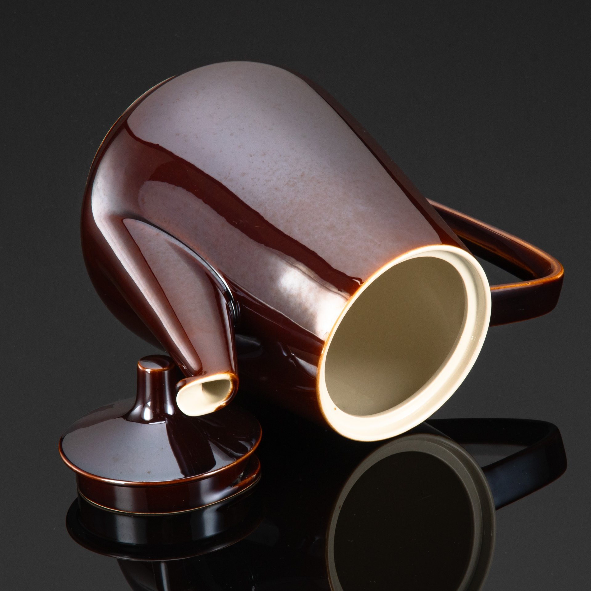 Чайник с лаконичным декором, керамика, глазурь, Villeroy & Boch, Люксембург, 1960-1980 гг.