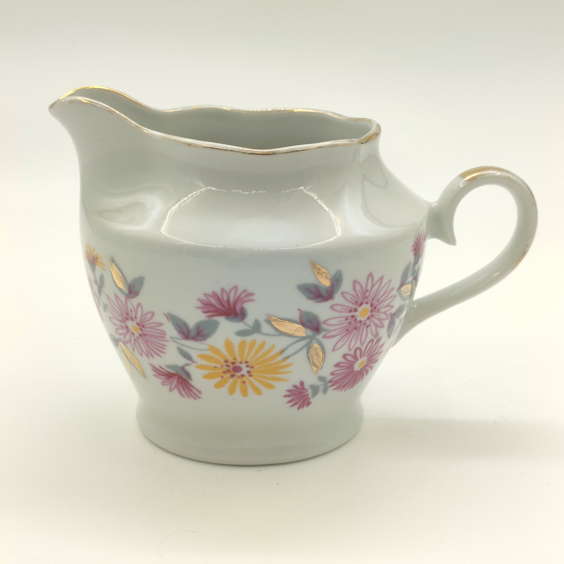 Молочник с цветочным декором, фарфор, золочение, деколь, Рижский фарфорово-фаянсовый завод, СССР, 1970-1980 гг.