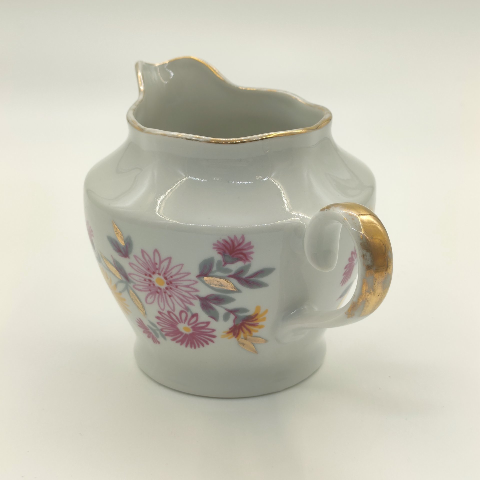 Молочник с цветочным декором, фарфор, золочение, деколь, Рижский фарфорово-фаянсовый завод, СССР, 1970-1980 гг.