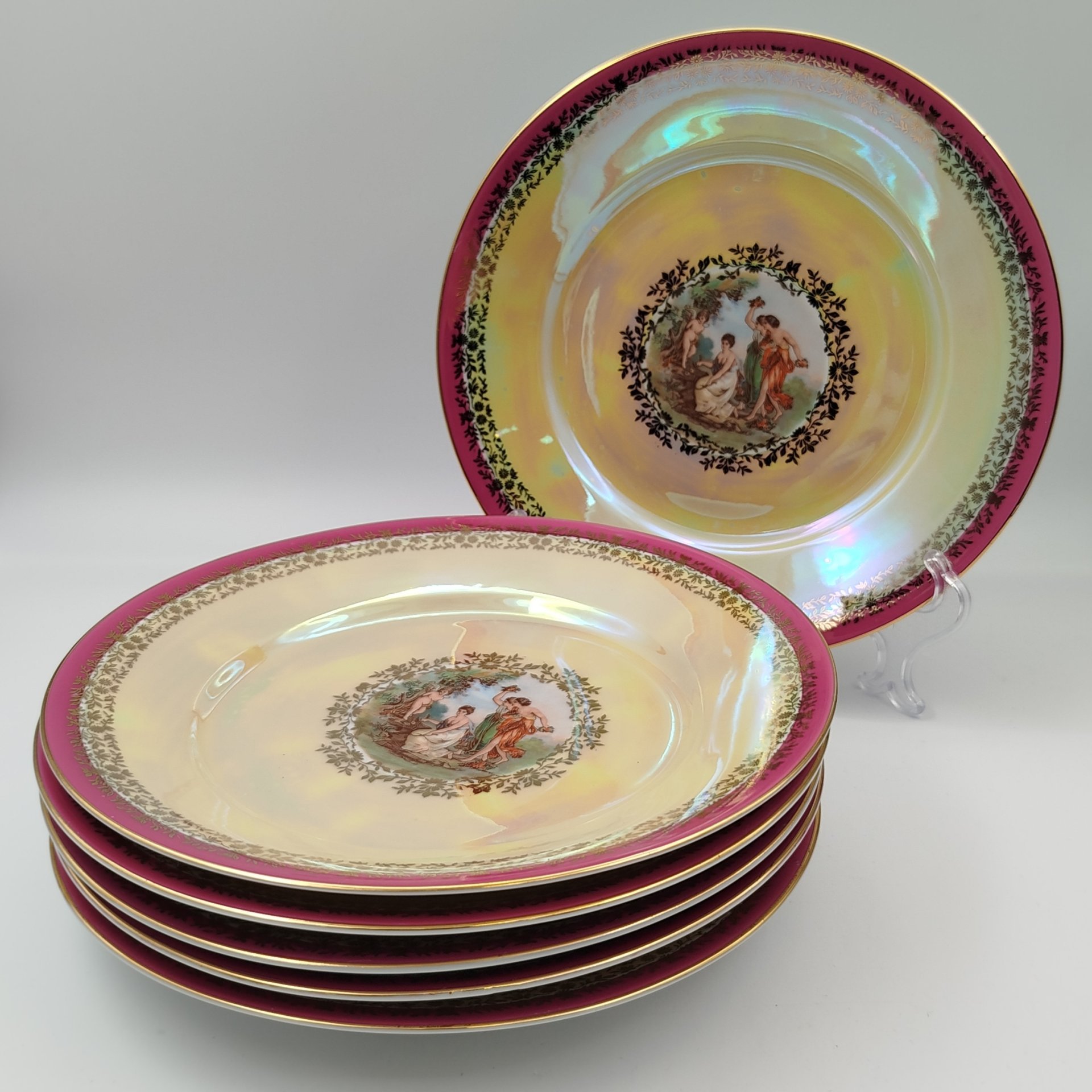 Набор обеденных тарелок из сервиза "Мадонна" на 6 персон, фарфор, деколь, люстр, золочение, Fortuna Eisenberg, Германия, 1960-1973 гг.