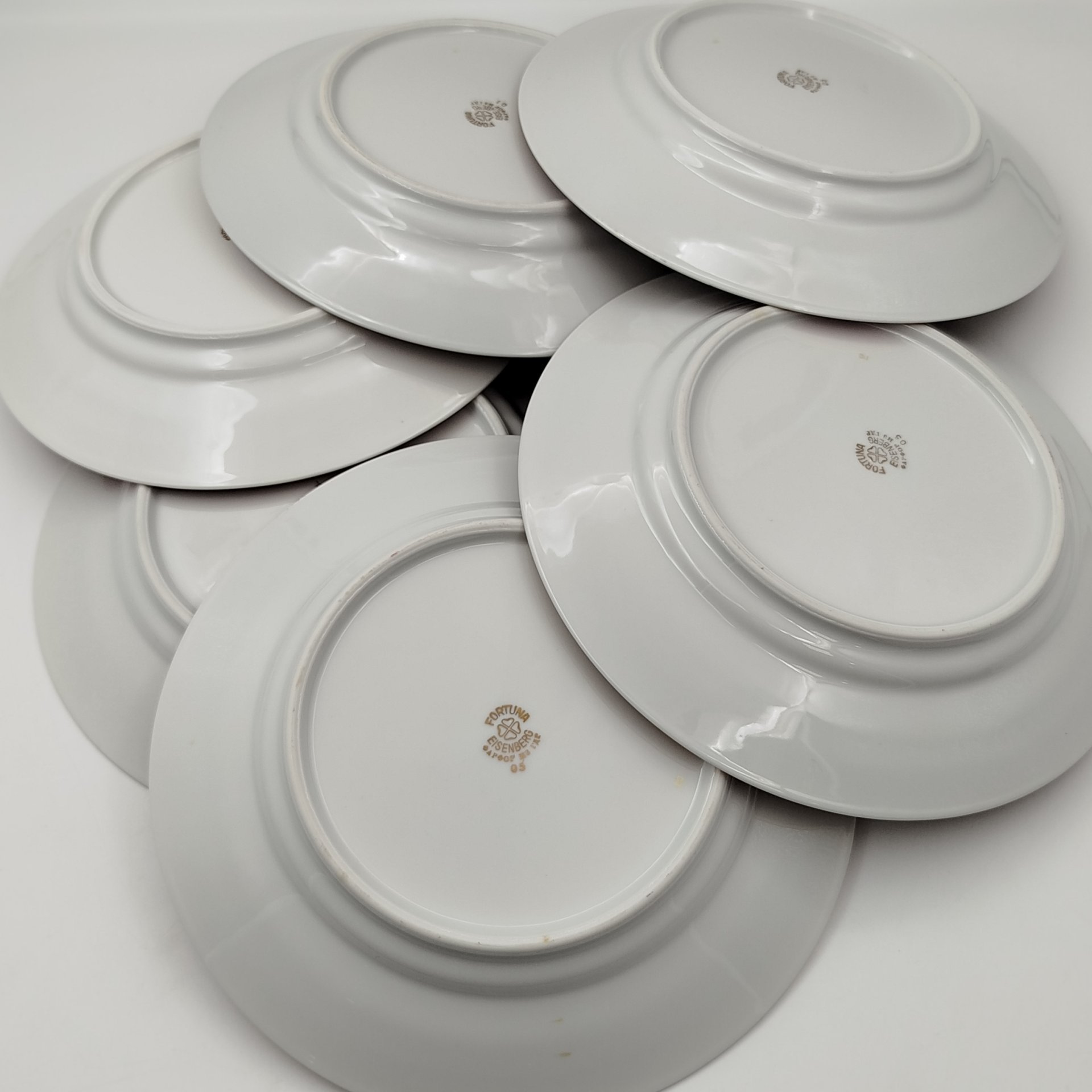 Набор обеденных тарелок из сервиза "Мадонна" на 6 персон, фарфор, деколь, люстр, золочение, Fortuna Eisenberg, Германия, 1960-1973 гг.