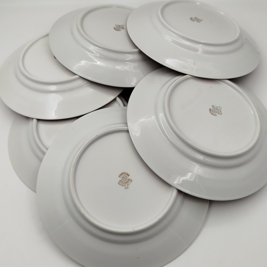 Набор обеденных тарелок из сервиза "Мадонна" на 6 персон, фарфор, деколь, люстр, золочение, Fortuna Eisenberg, Германия, 1960-1973 гг.