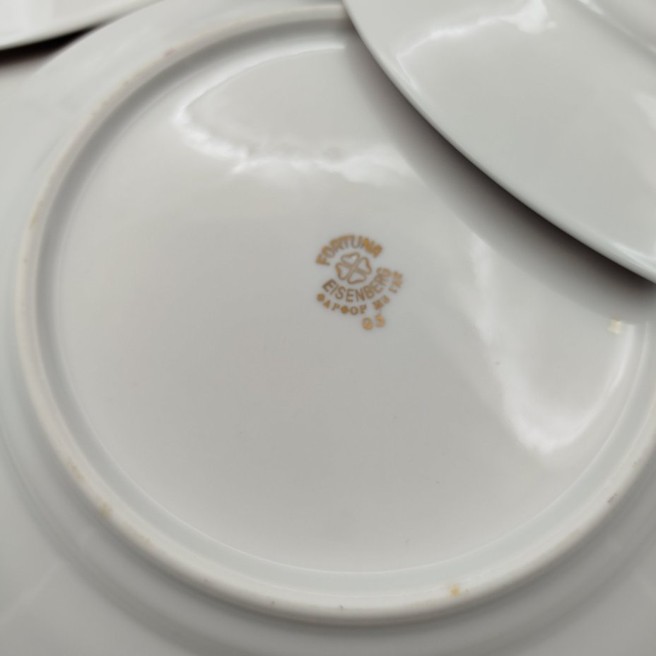 Набор обеденных тарелок из сервиза "Мадонна" на 6 персон, фарфор, деколь, люстр, золочение, Fortuna Eisenberg, Германия, 1960-1973 гг.