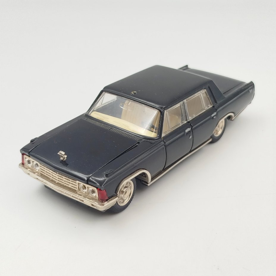 Модель автомобиля в масштабе 1:43 "ЗИЛ - 117"