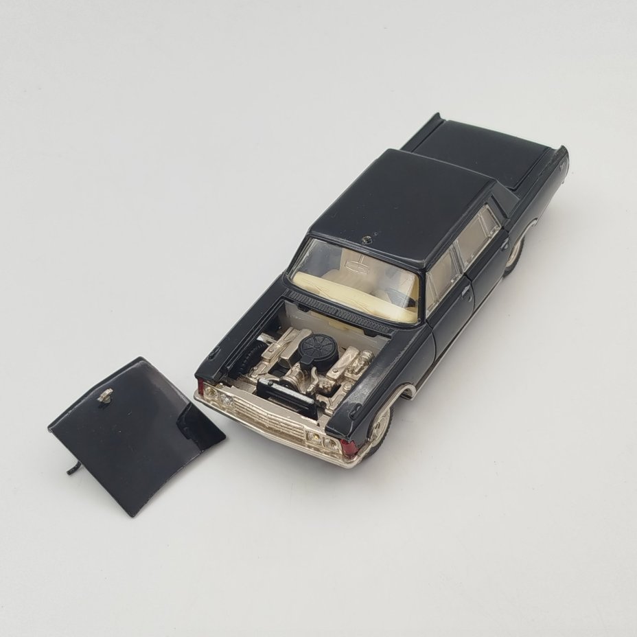 Модель автомобиля в масштабе 1:43 "ЗИЛ - 117"