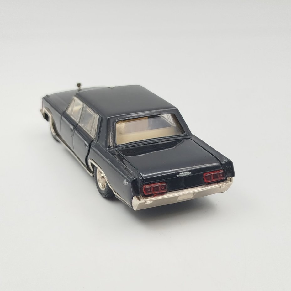 Модель автомобиля в масштабе 1:43 "ЗИЛ - 117"