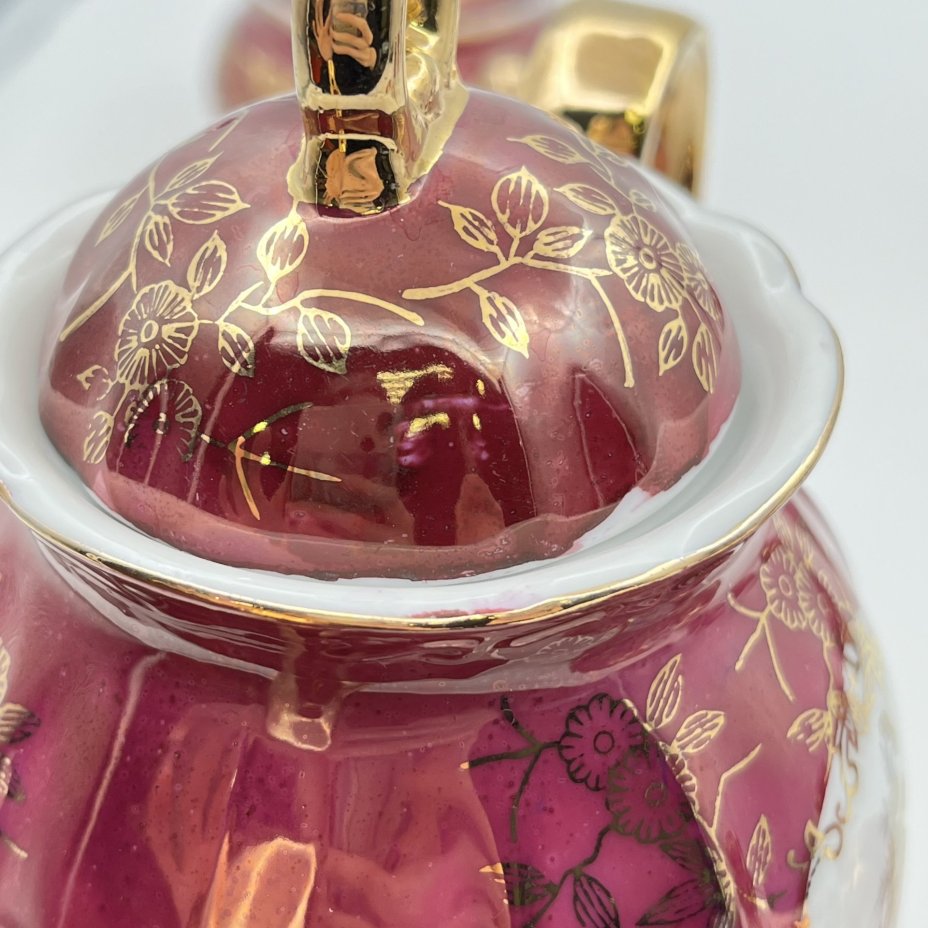 Сервиз кофейный на 6 персон, украшенный цветочным декором  (15 предметов), фарфор, люстр, деколь, золочение, Япония, 1990-2010 гг.