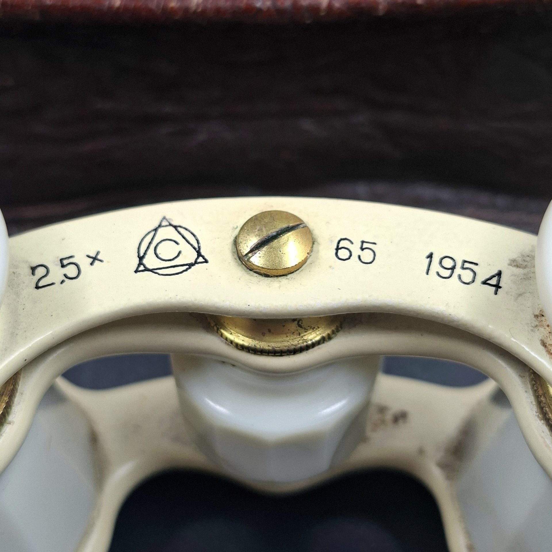 Бинокль театральный в кофре, металл, пластик, стекло, искусственная кожа, Лыткаринский завод оптического стекла (ЛЗОС), СССР, 1954 г.