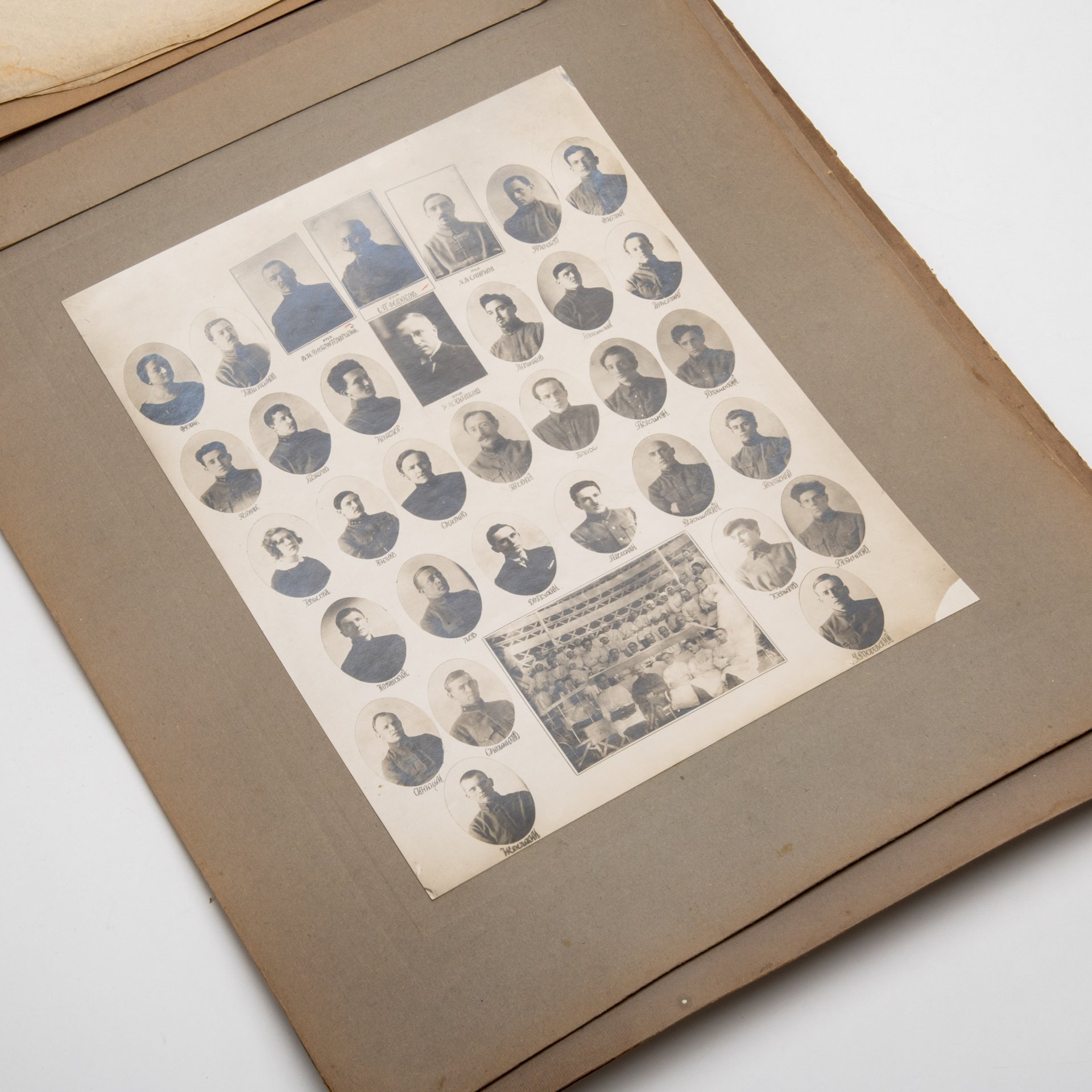 Альбом фотографий "Выпуск врачей Военно-медицинской академии РККА и флота. 1925 год" (10 страниц)