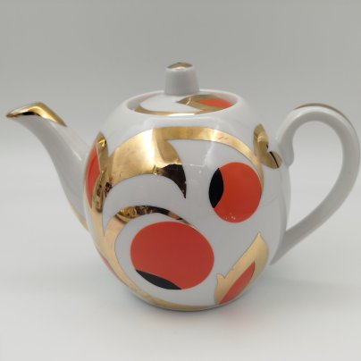 Чайник заварочный "Золотые яблоки" ("Райские яблоки", "Золотой завиток"), автор росписи А. А. Чекулина, фарфор, деколь, золочение, Дмитровский фарфоровый завод (ДФЗ Вербилки), СССР, 1965-1991 гг.