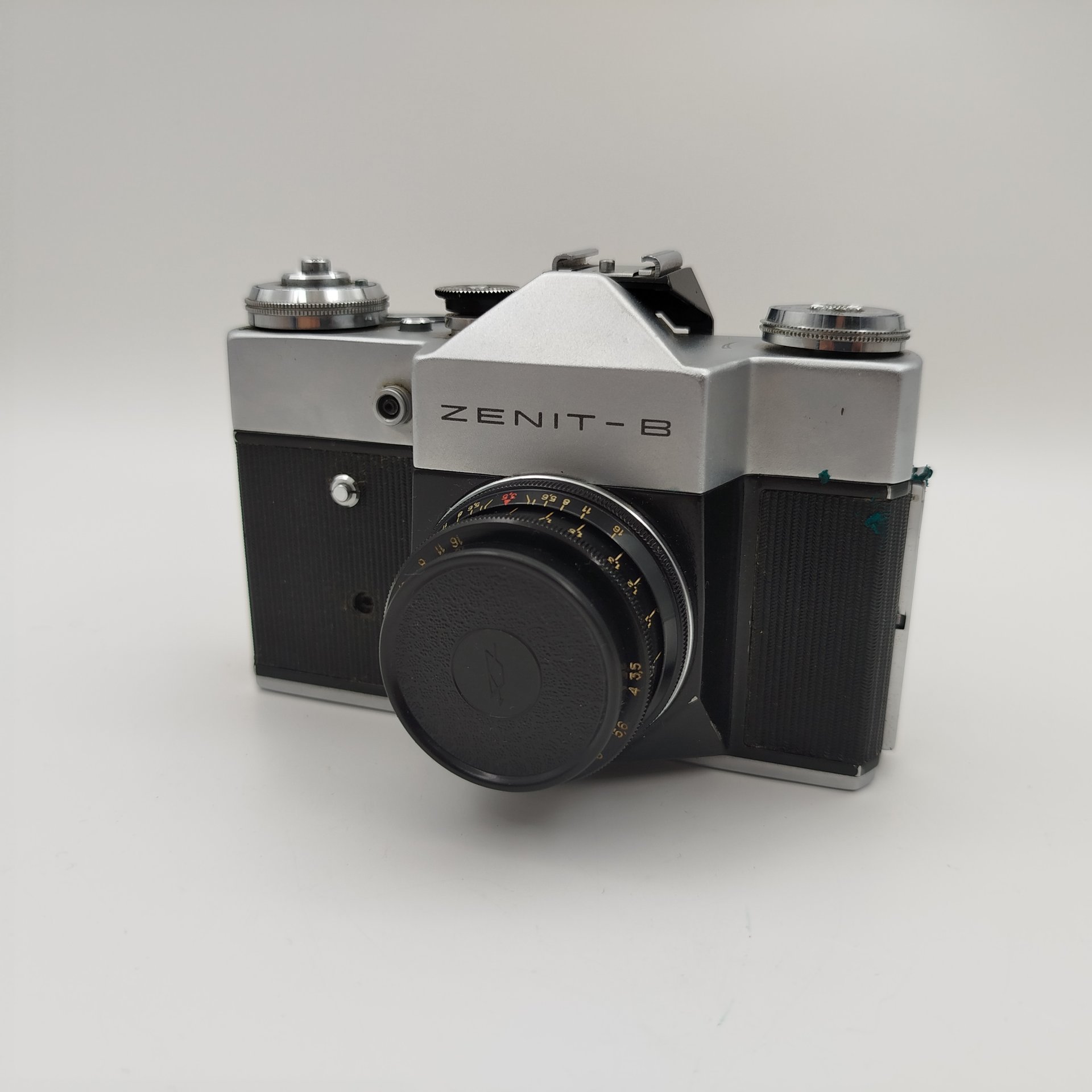 Фотоаппарат пленочный "Зенит-B" с объективом "Индустар 50-2" в оригинальном кофре, металл, стекло, пластик, кожа, Красногорский механический завод (КМЗ), СССР, 1969 г., Красногорский механический завод (КМЗ)