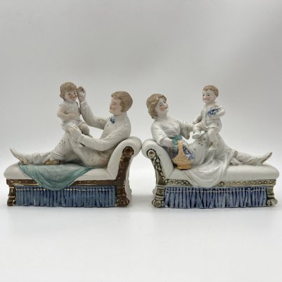 Статуэтки парные «Отец и дочь, мама и сын», бисквит, роспись, золочение, Западная Европа, 1950-1970 гг.