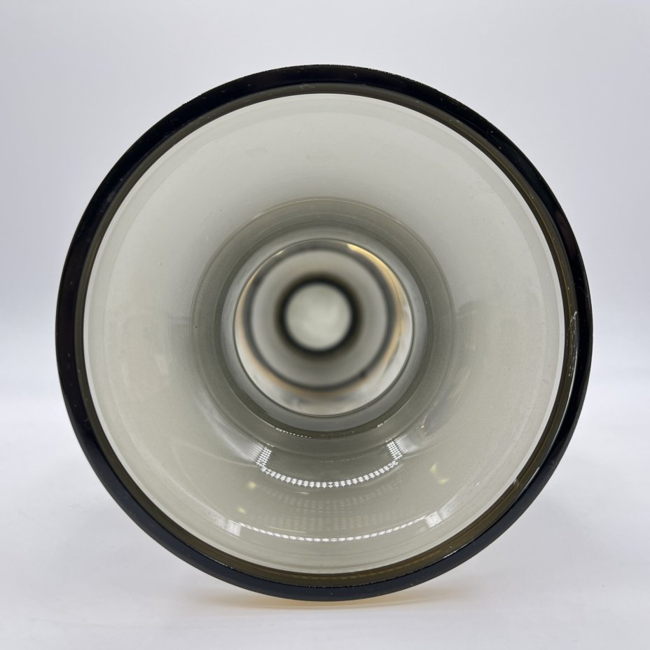 Ваза дымчатого цвета с изображением грифонов на тулове, Bohemia Crystal (Bohemia Glass)