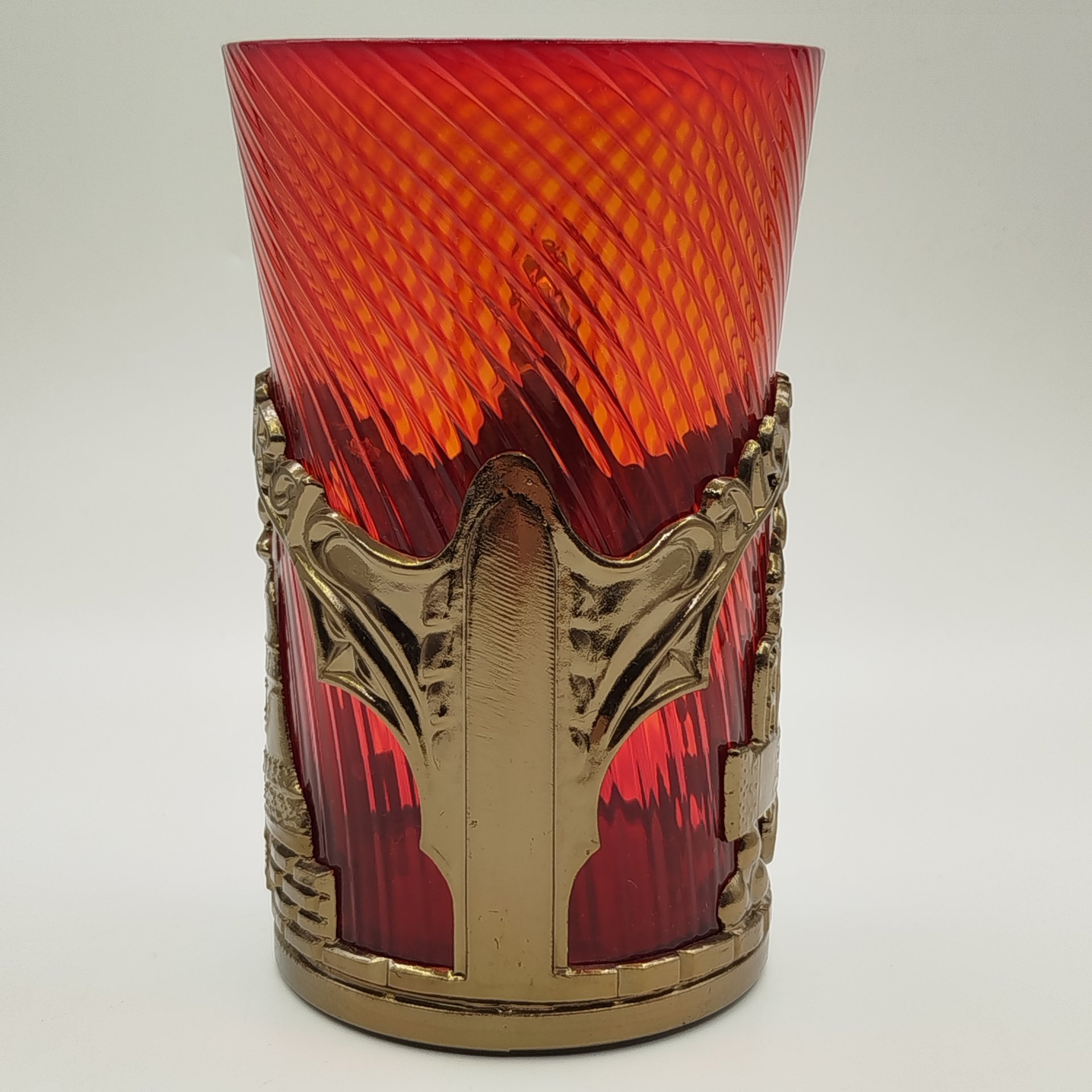 Кружка пивная сувенирная "Москва" в подстаканнике, Московский машиностроительный завод "Авангард", цветное стекло, металл, СССР, 1980-1990 гг.