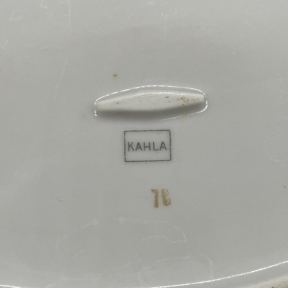 Блюдо овальной формы с фигурным орнаментом, Kahla
