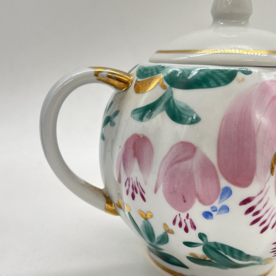 Сахарница с расписным цветочным декором (крышка в подборе!), автор формы "Тюльпан" С.Е. Яковлева, автор рисунка Л.И. Григорьева