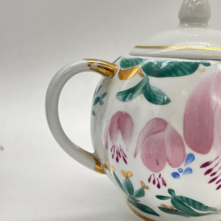 Сахарница с расписным цветочным декором (крышка в подборе!), автор формы "Тюльпан" С.Е. Яковлева, автор рисунка Л.И. Григорьева