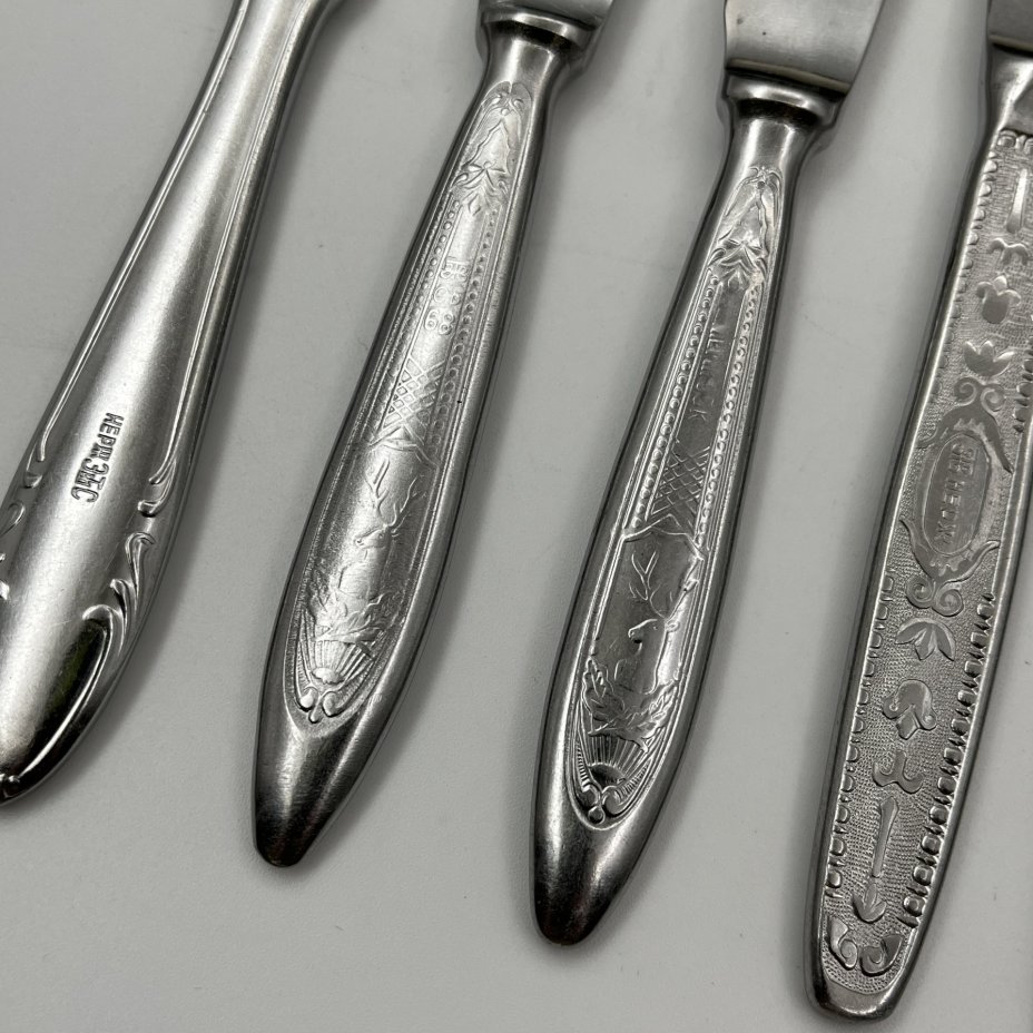 Набор из 12-ти столовых ножей в коробке (в подборе)