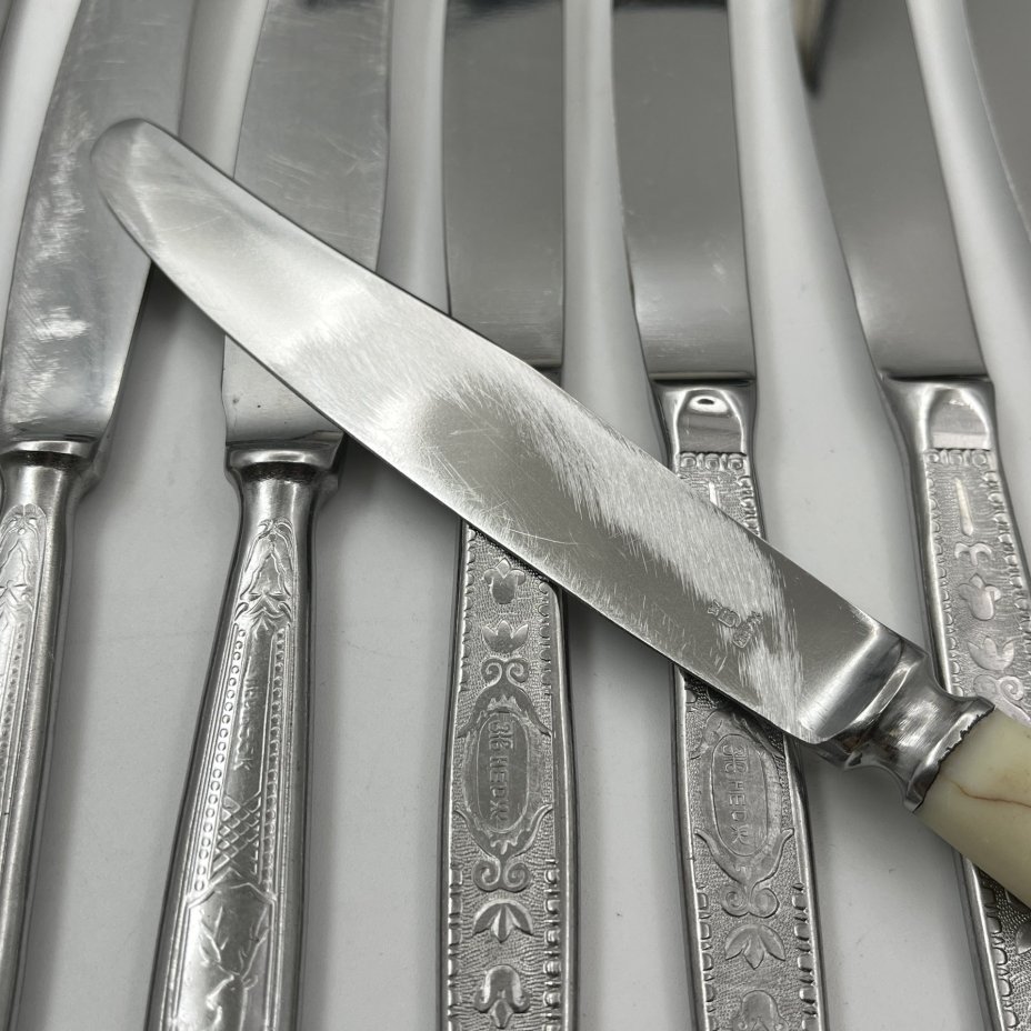 Набор из 12-ти столовых ножей в коробке (в подборе)